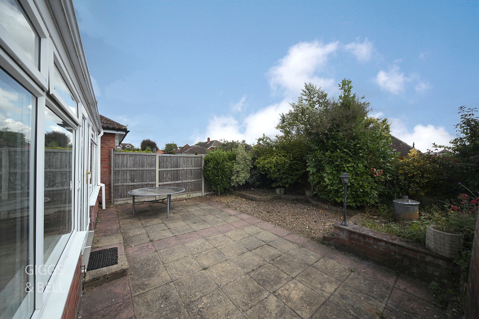 2 bed semi-detached house for sale in Gooseberry Hill, Bedfordshire  - Property Image 16