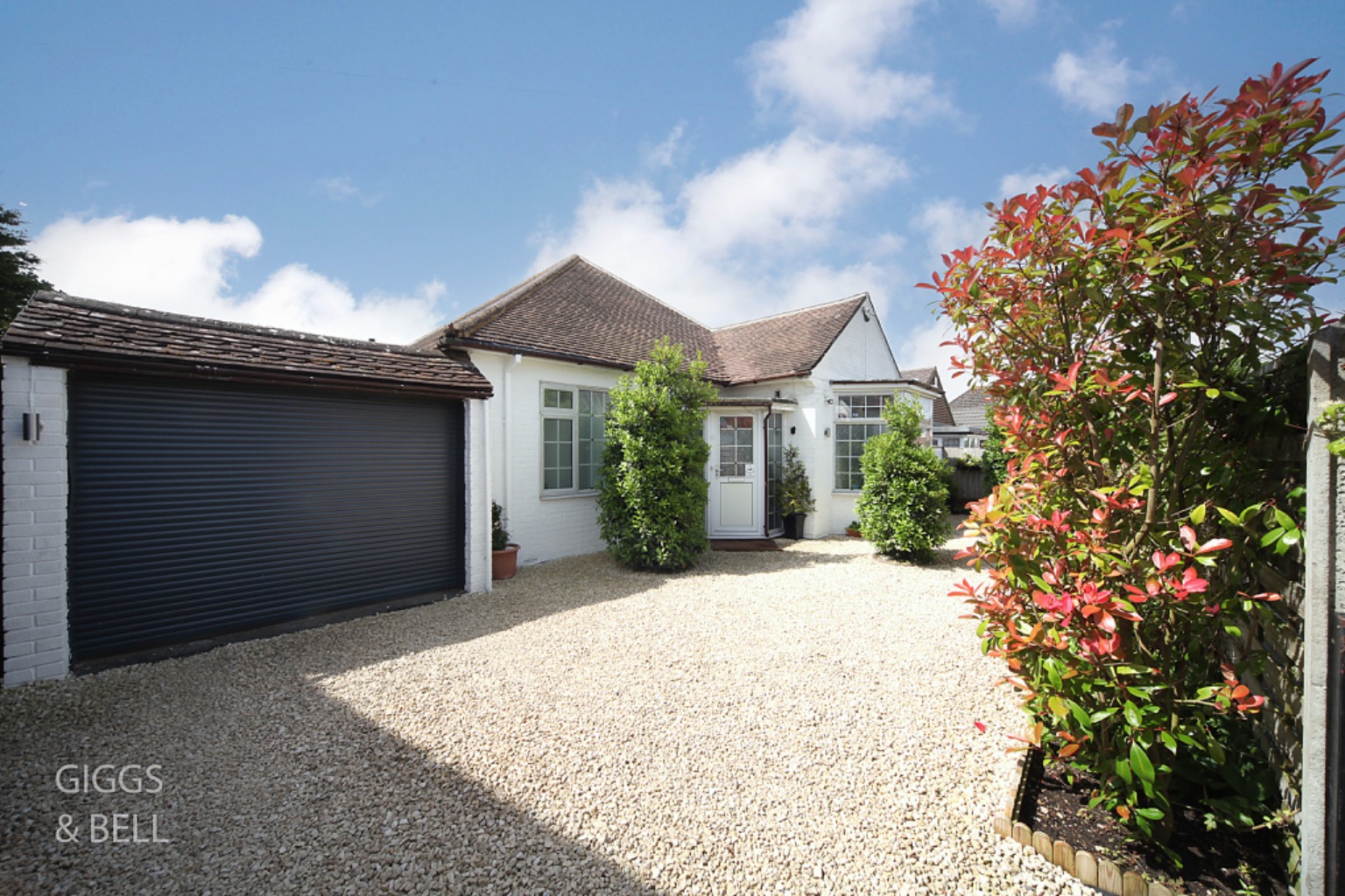 3 bed detached bungalow for sale in St Thomas's Road, Bedfordshire, LU2 