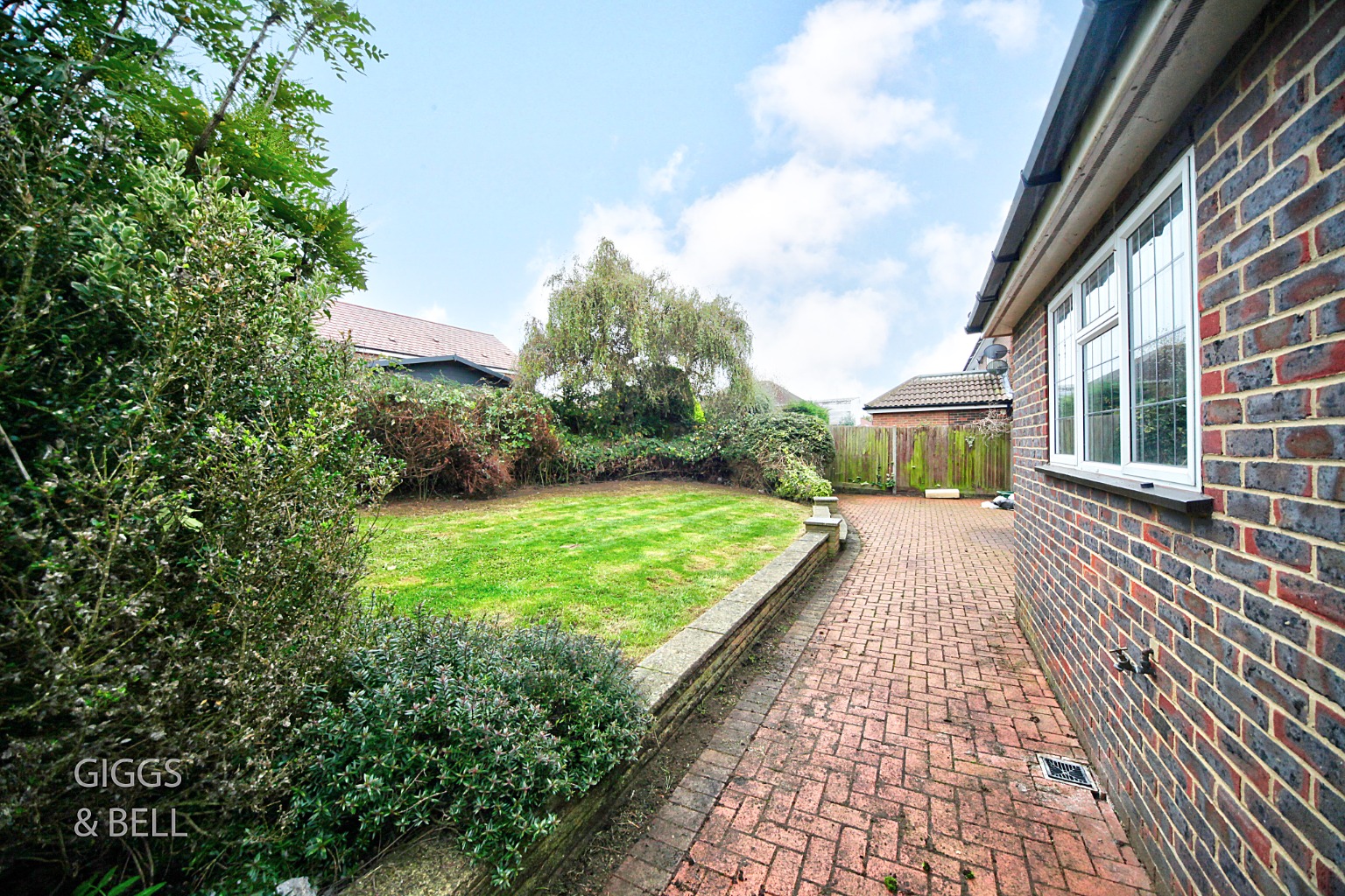 4 bed detached house for sale in Clinton Avenue, Luton  - Property Image 32