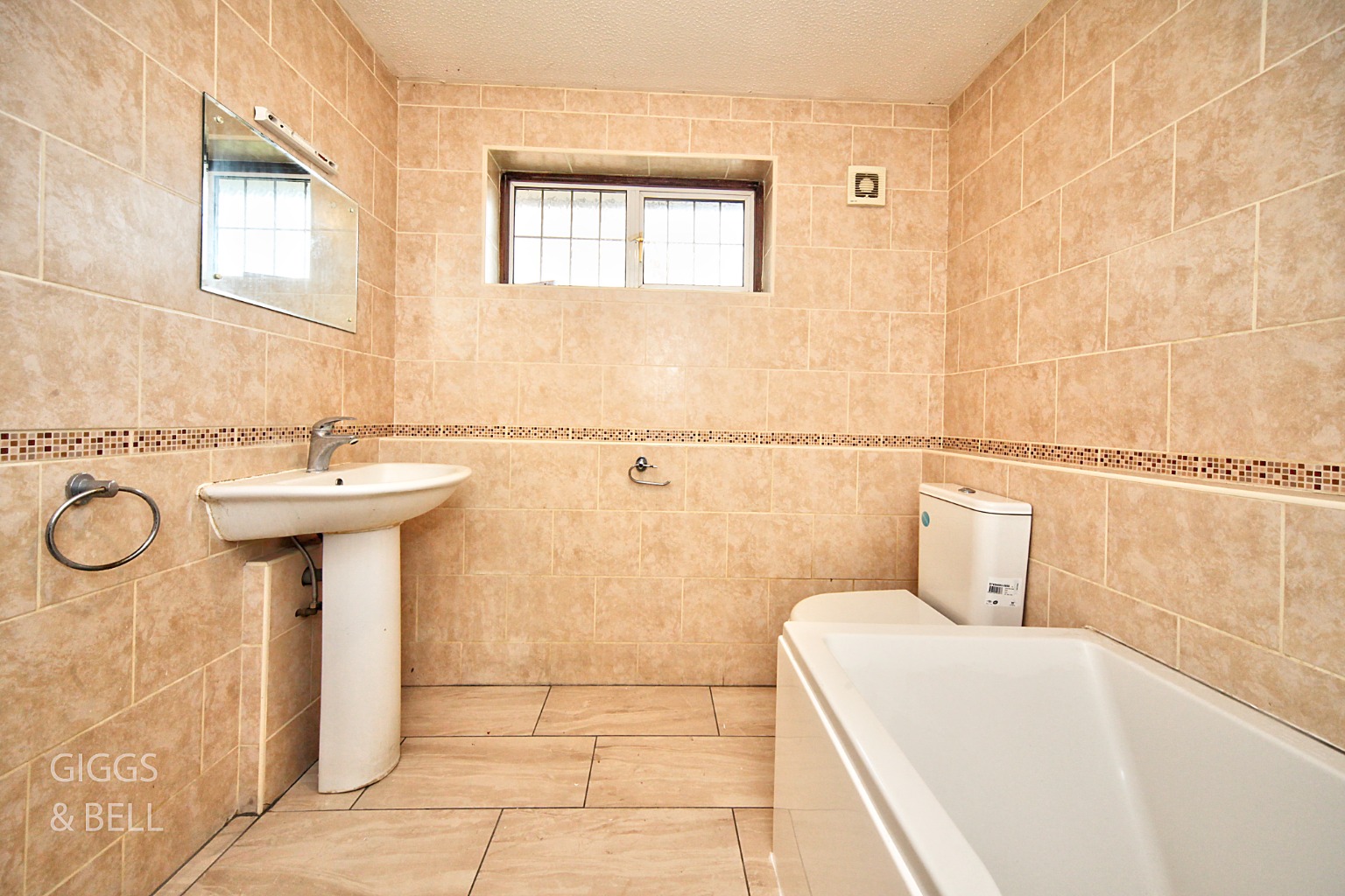 4 bed detached house for sale in Clinton Avenue, Luton  - Property Image 27