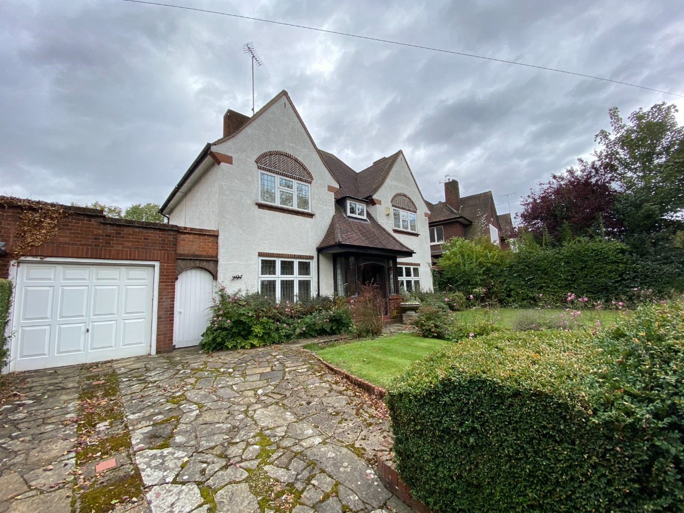 4 bed detached house for sale in Old Bedford Road, Luton  - Property Image 1