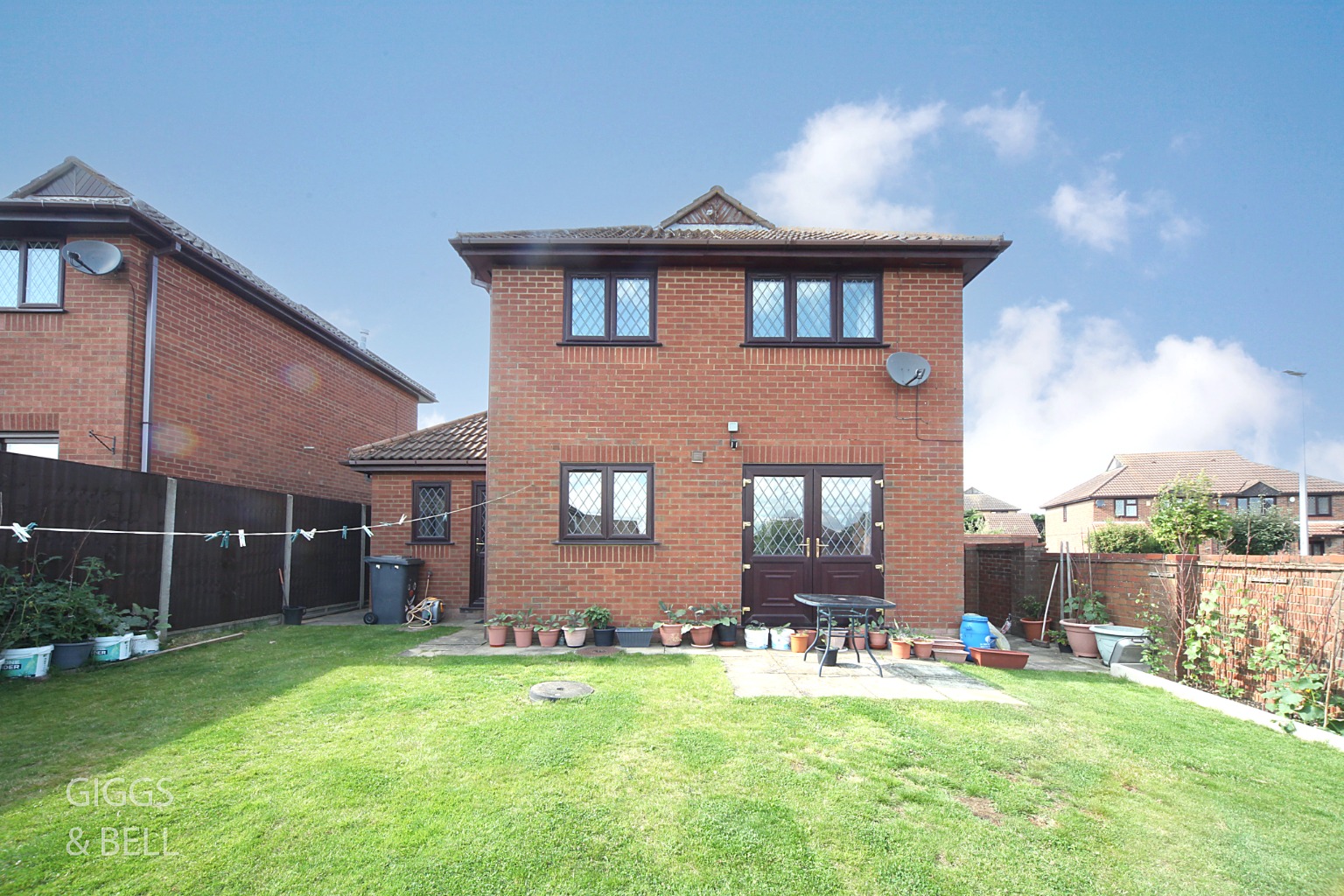 4 bed detached house for sale in Edgcott Close, Bedfordshire  - Property Image 25