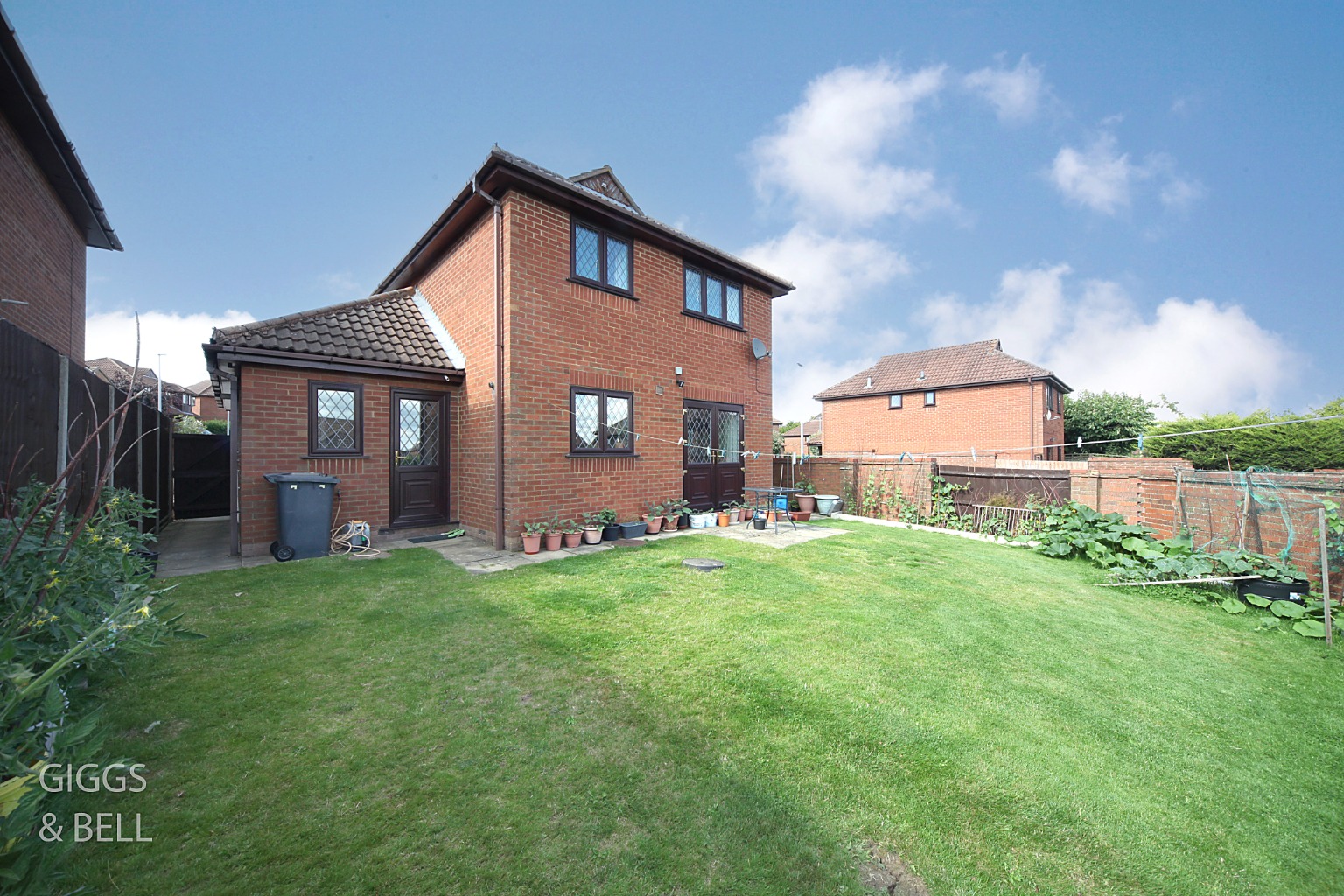 4 bed detached house for sale in Edgcott Close, Bedfordshire  - Property Image 23