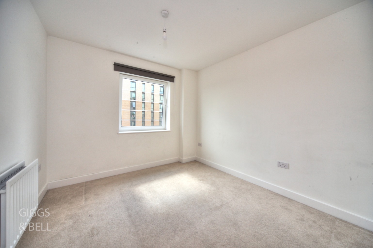 2 bed flat for sale, Luton 9