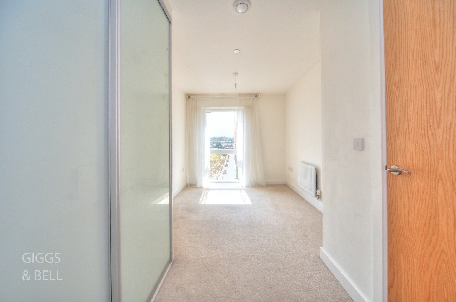 2 bed flat for sale, Luton 8