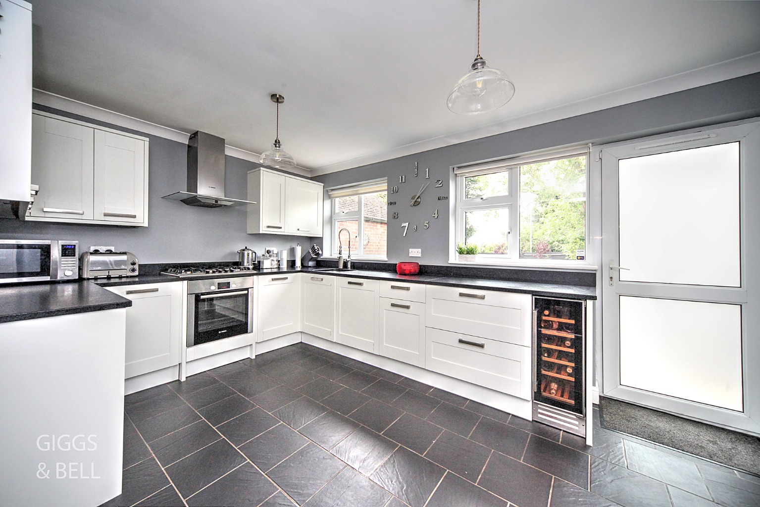 3 bed semi-detached house for sale in Honeygate, Luton  - Property Image 8