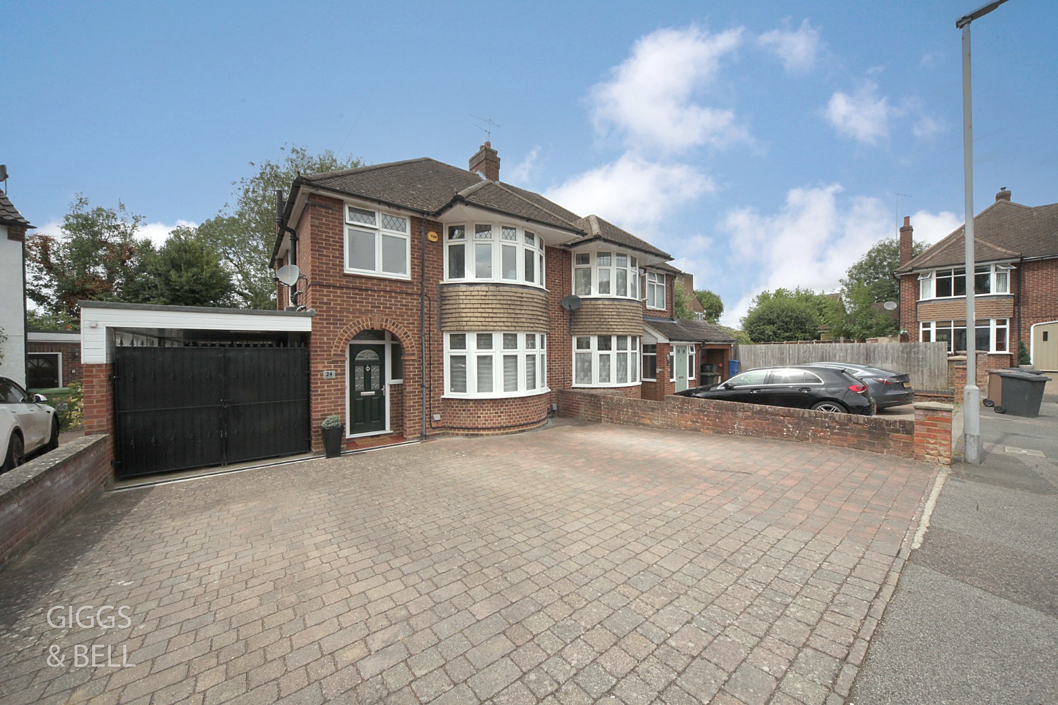 3 bed semi-detached house for sale in Honeygate, Luton  - Property Image 2