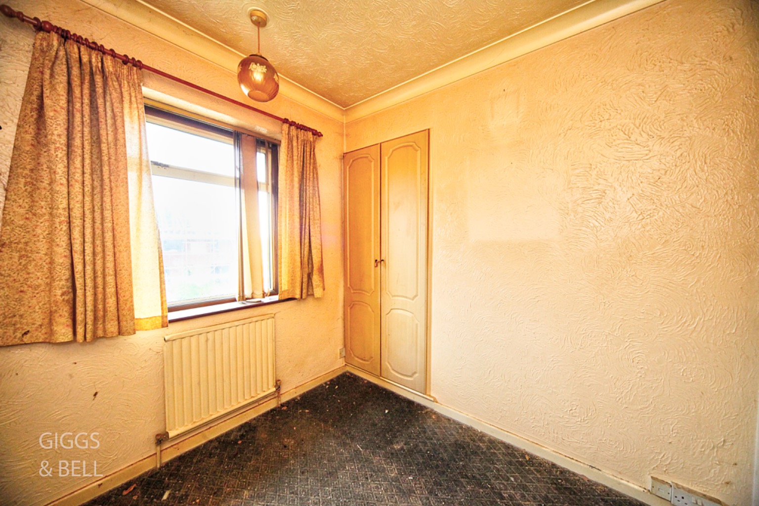 3 bed semi-detached house for sale in The Cross Way, Luton  - Property Image 16