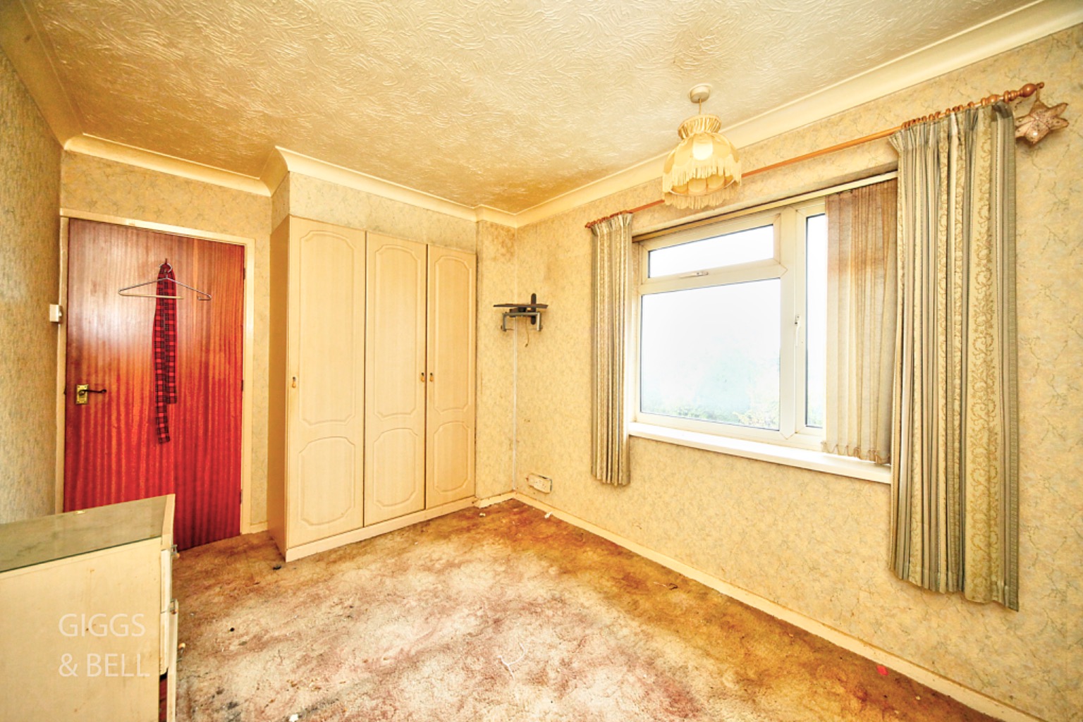 3 bed semi-detached house for sale in The Cross Way, Luton  - Property Image 15