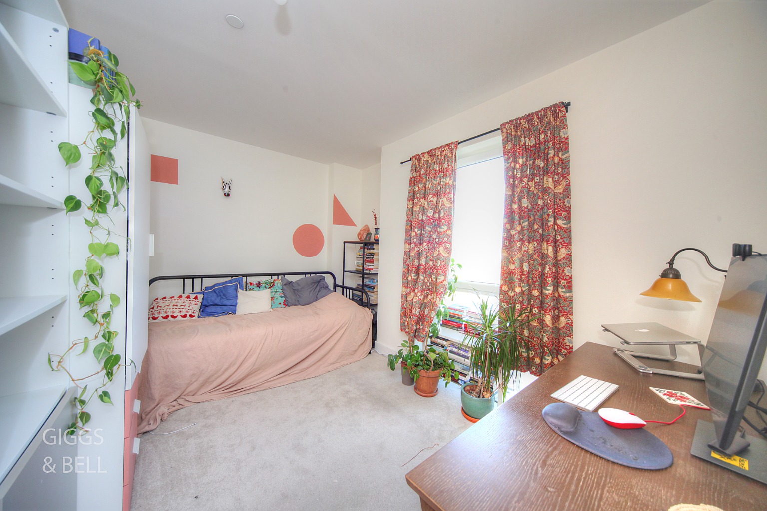 2 bed flat for sale, Luton 9