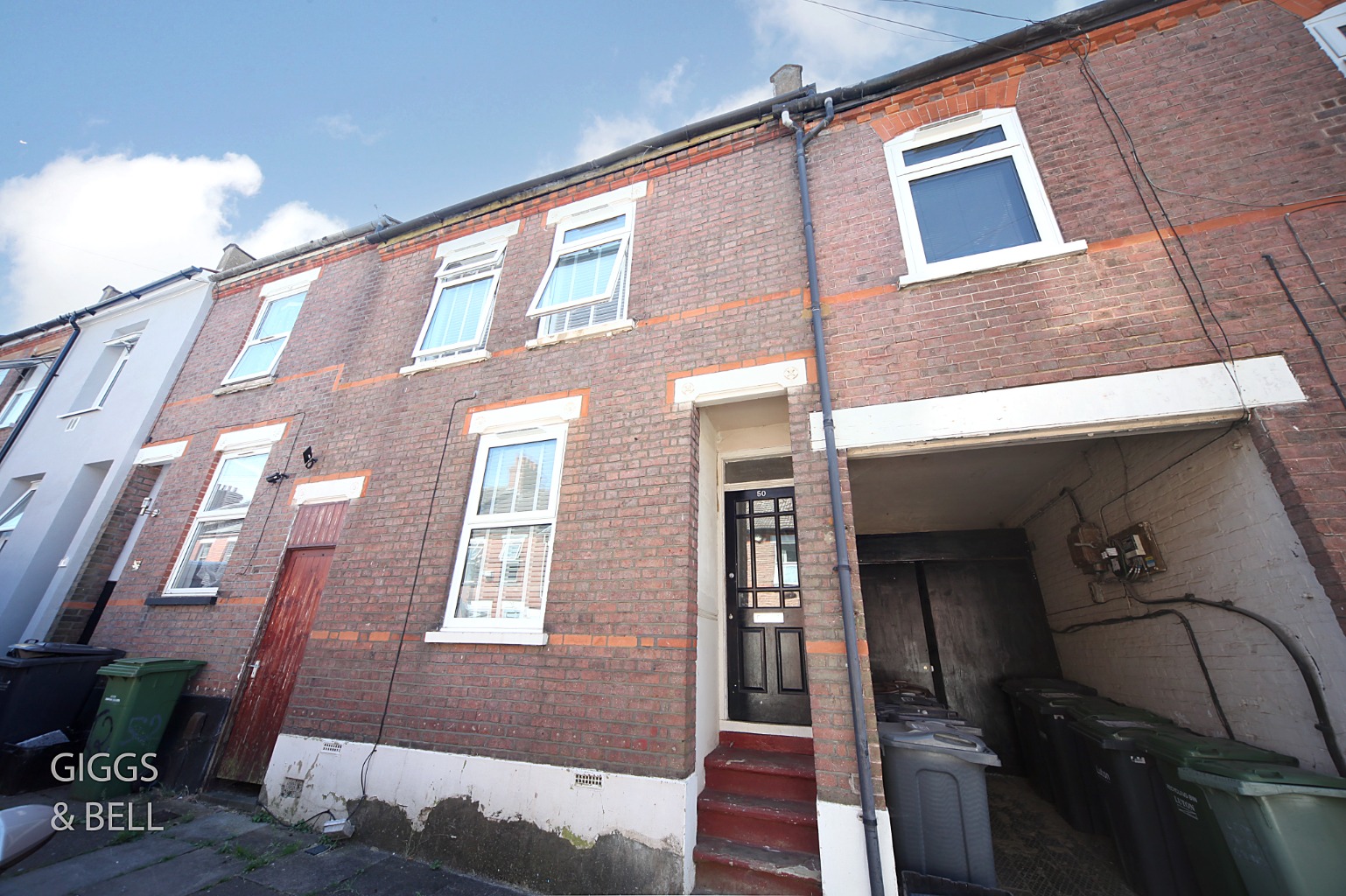 3 bed terraced house for sale in Harcourt Street, Luton, LU1 