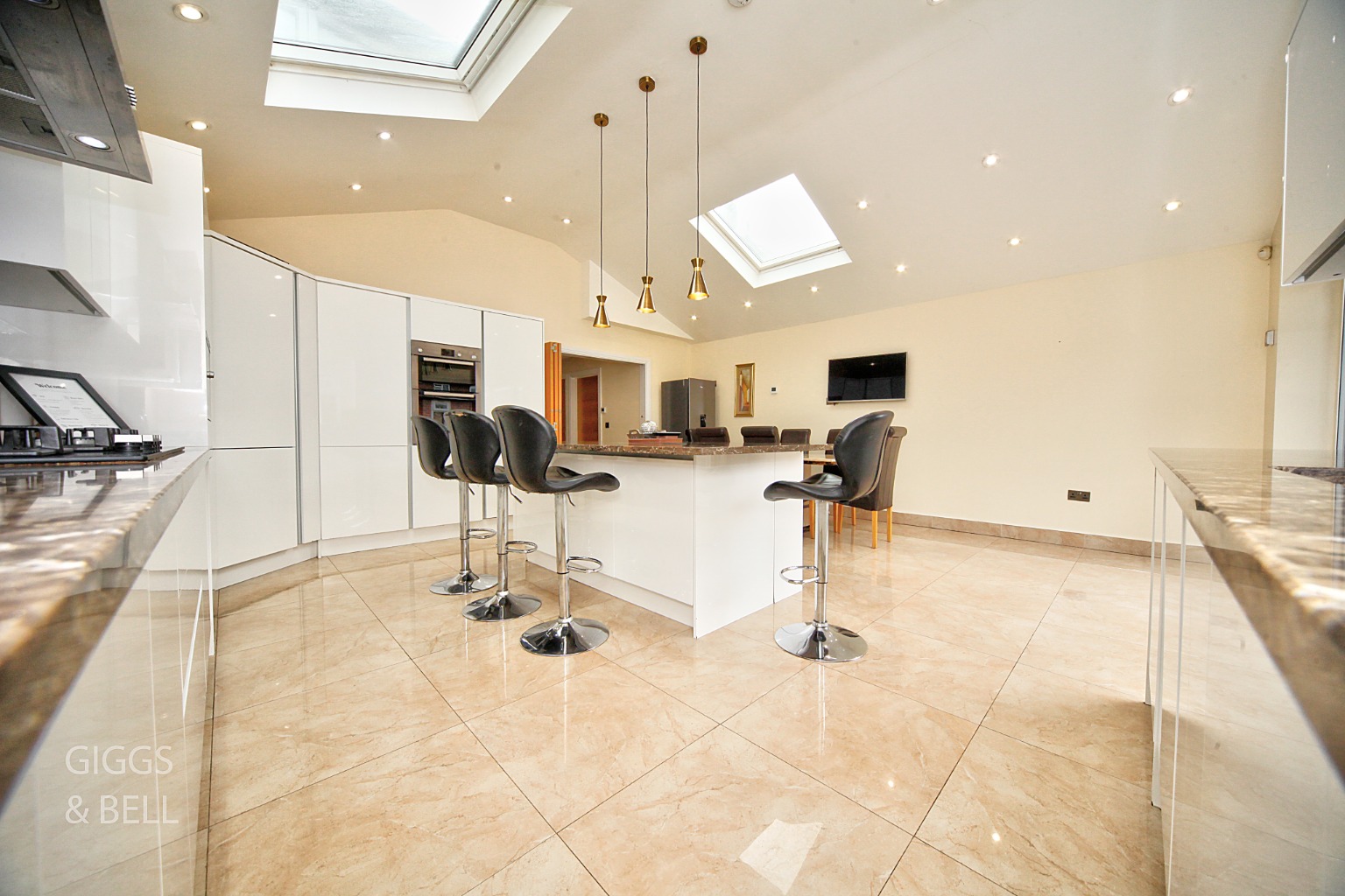 3 bed end of terrace house for sale in Hallwicks Road  - Property Image 10