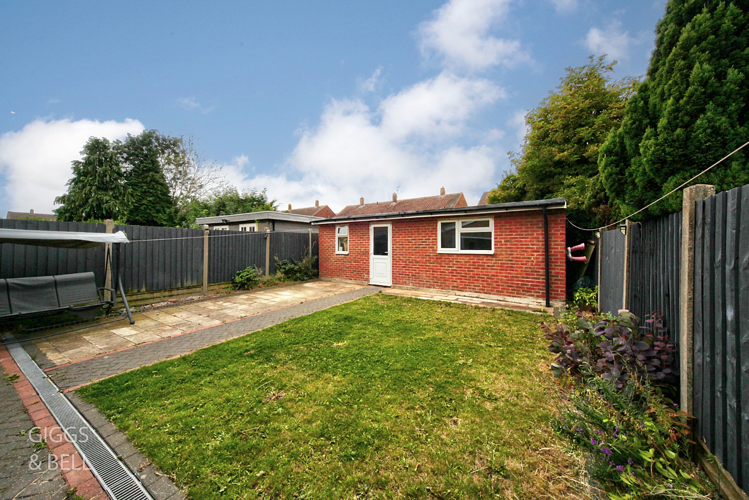 3 bed end of terrace house for sale in Hallwicks Road  - Property Image 17