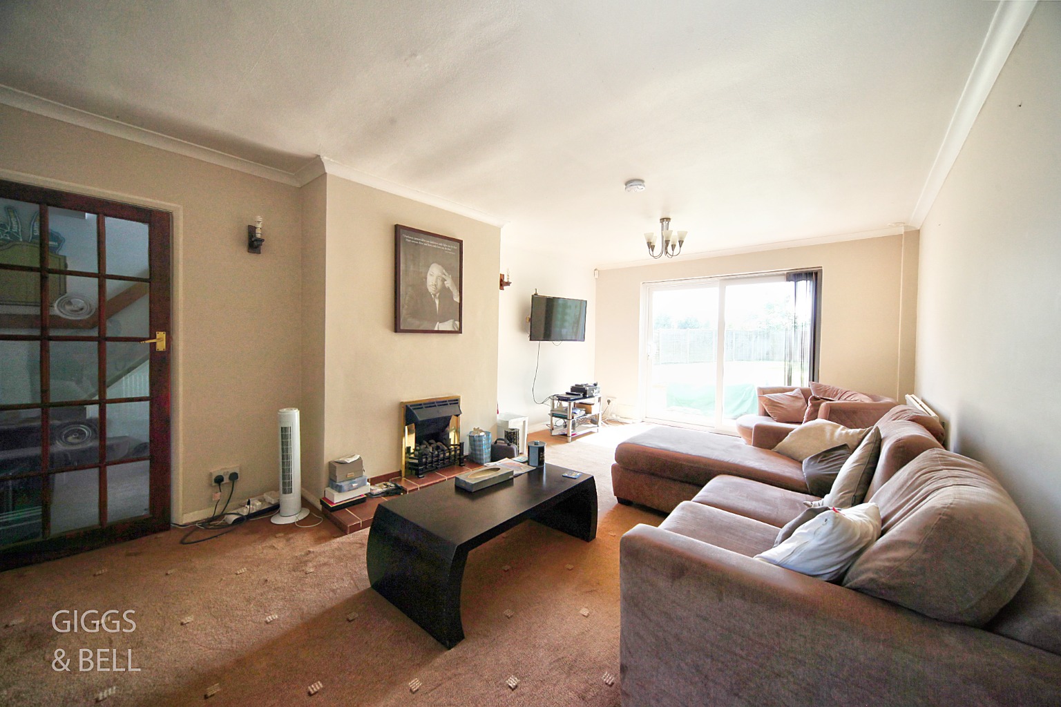 4 bed semi-detached house for sale in Wilsden Avenue, Luton  - Property Image 3