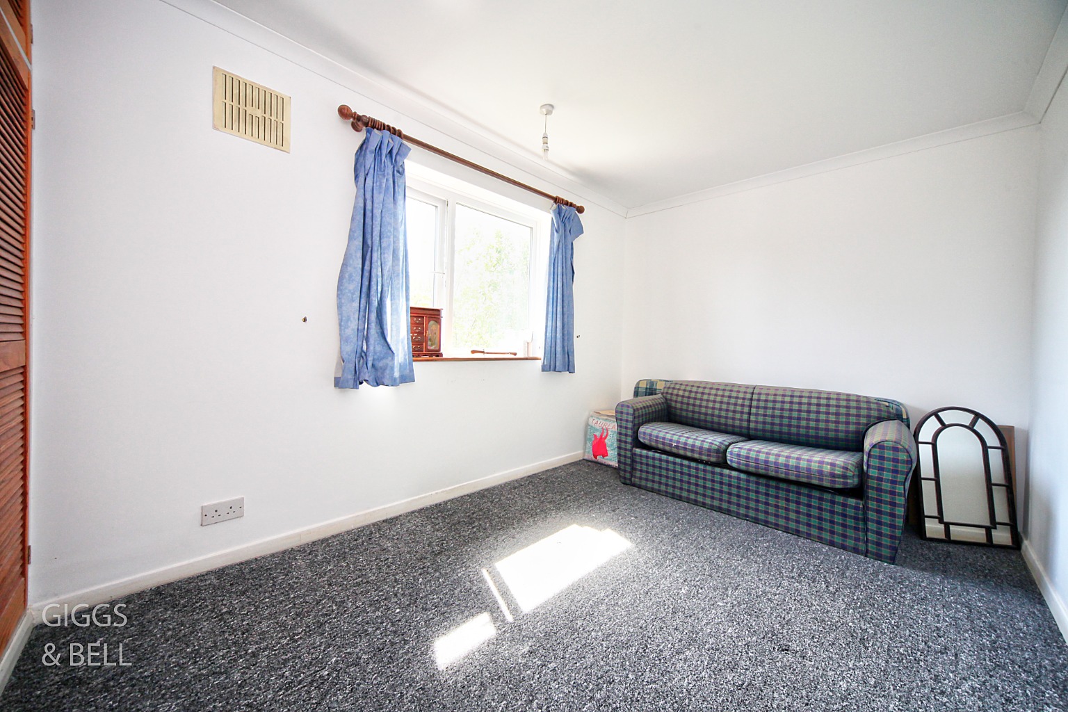 4 bed semi-detached house for sale in Wilsden Avenue, Luton  - Property Image 13