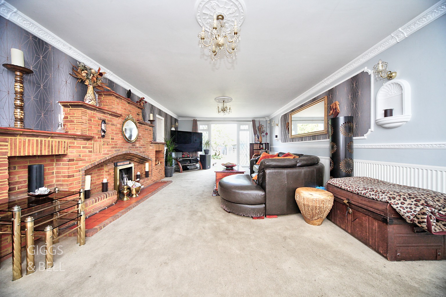 4 bed detached house for sale in Toddington Road, Luton  - Property Image 5