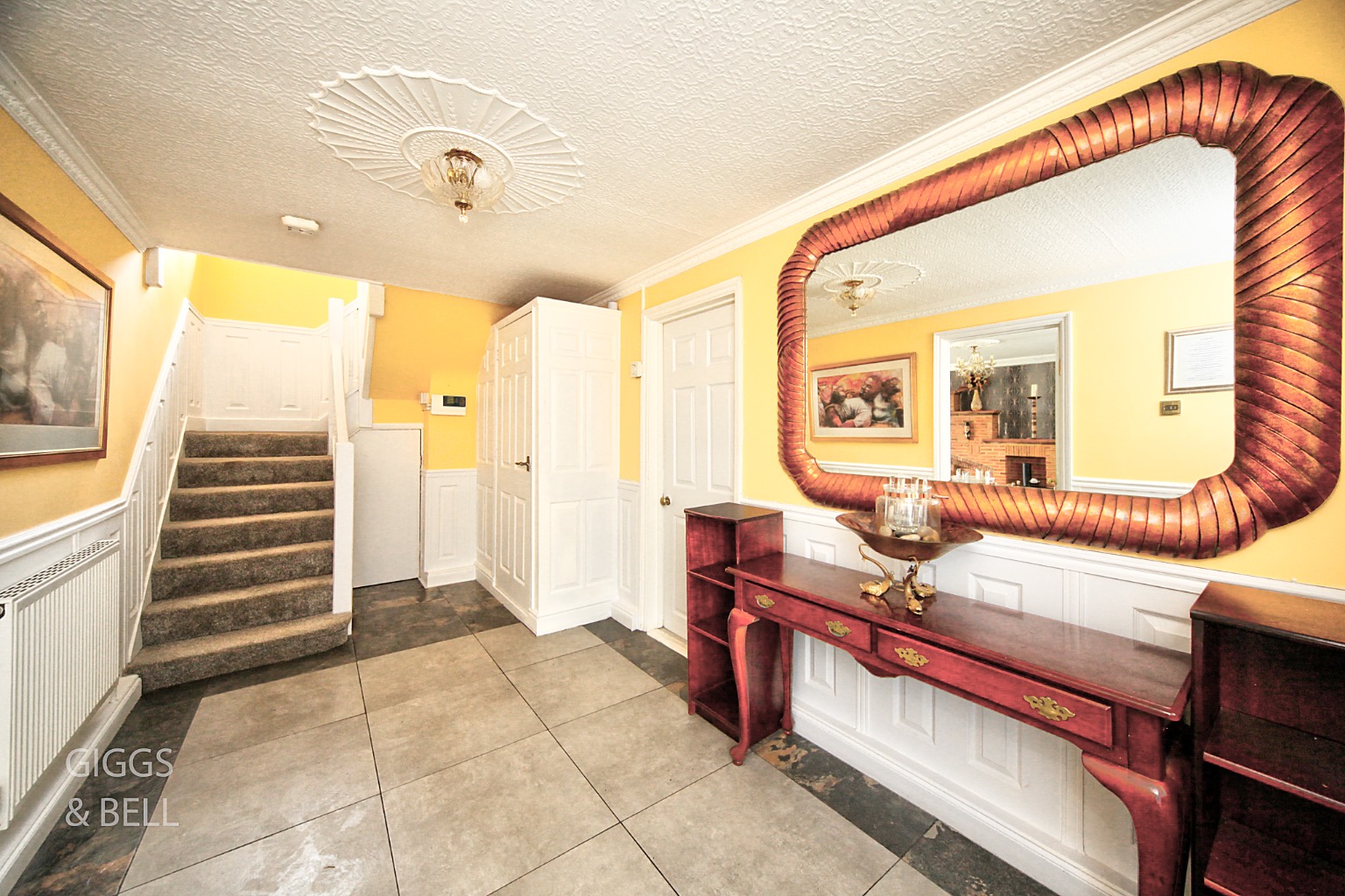 4 bed detached house for sale in Toddington Road, Luton  - Property Image 2