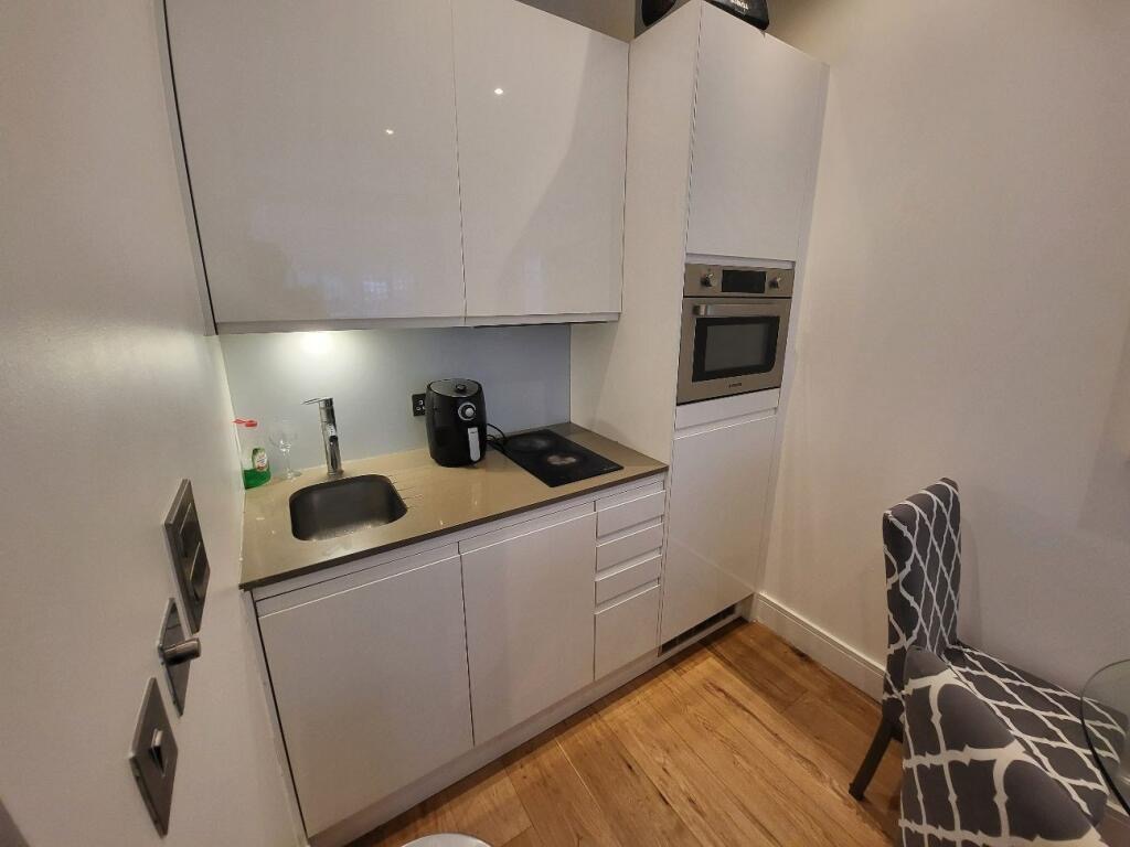 1 bed flat for sale in Flowers Way, Luton 6