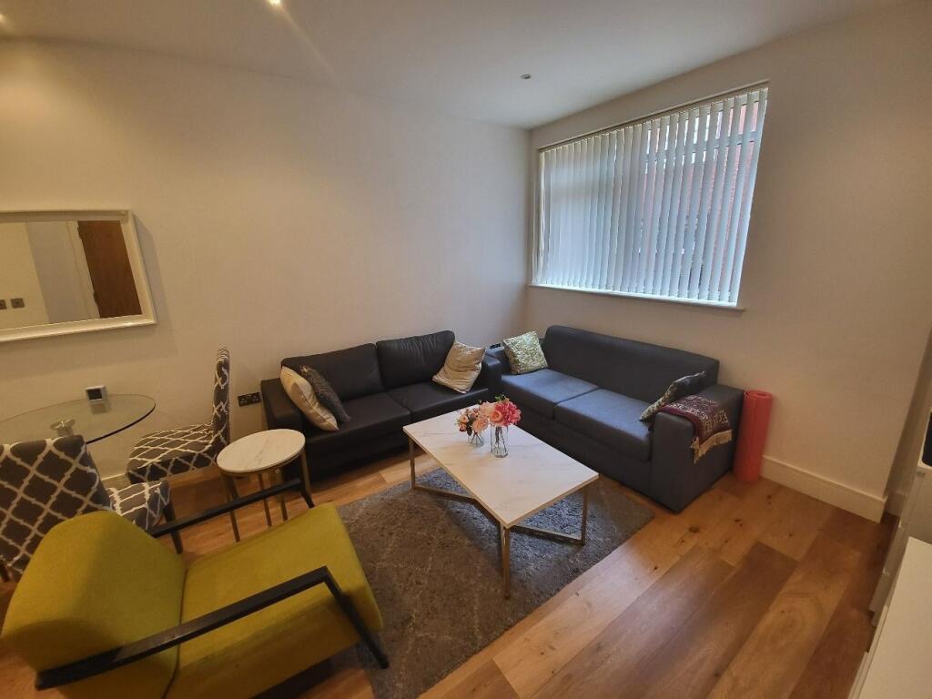 1 bed flat for sale in Flowers Way, Luton 2