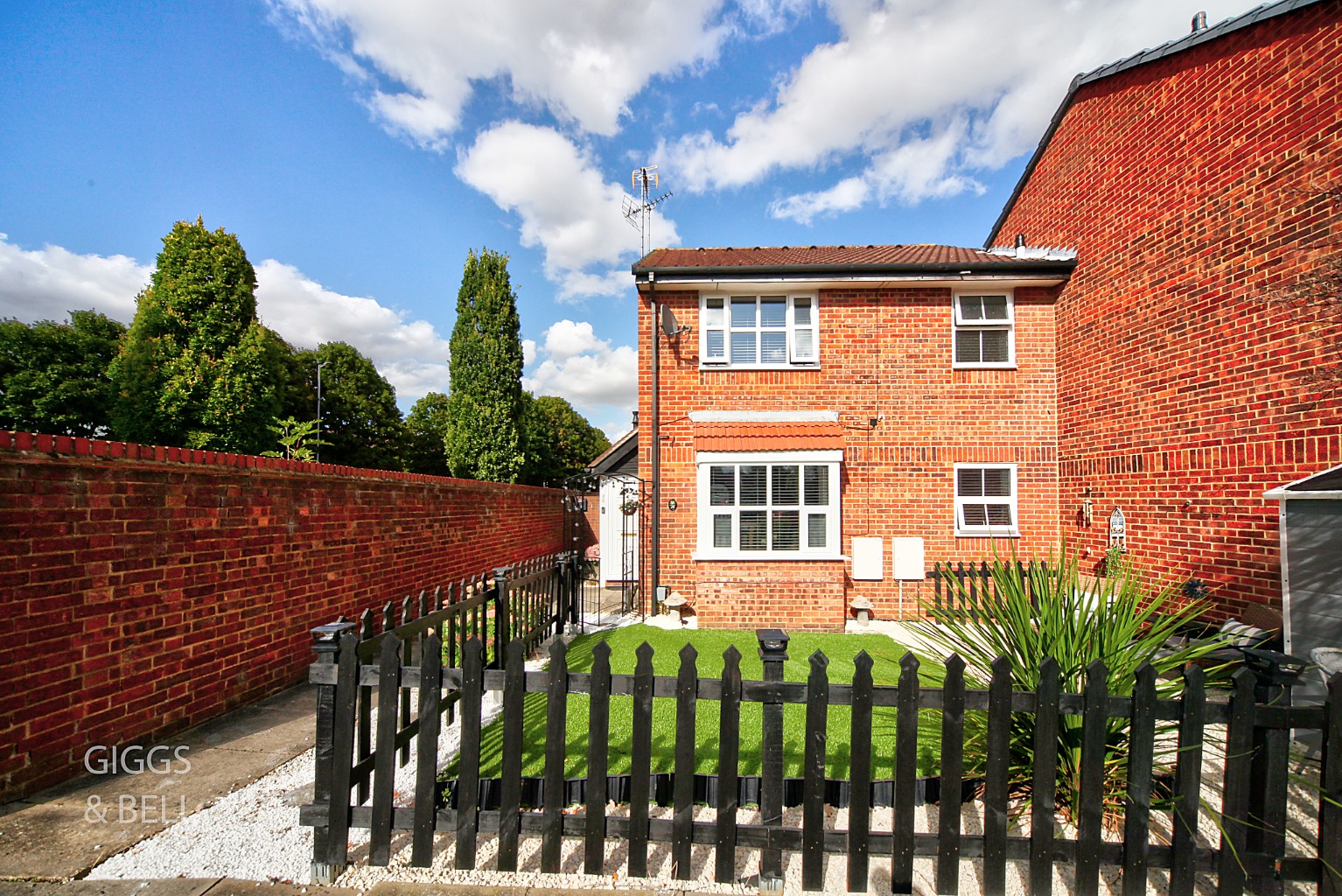 1 bed end of terrace house for sale in Spayne Close 1