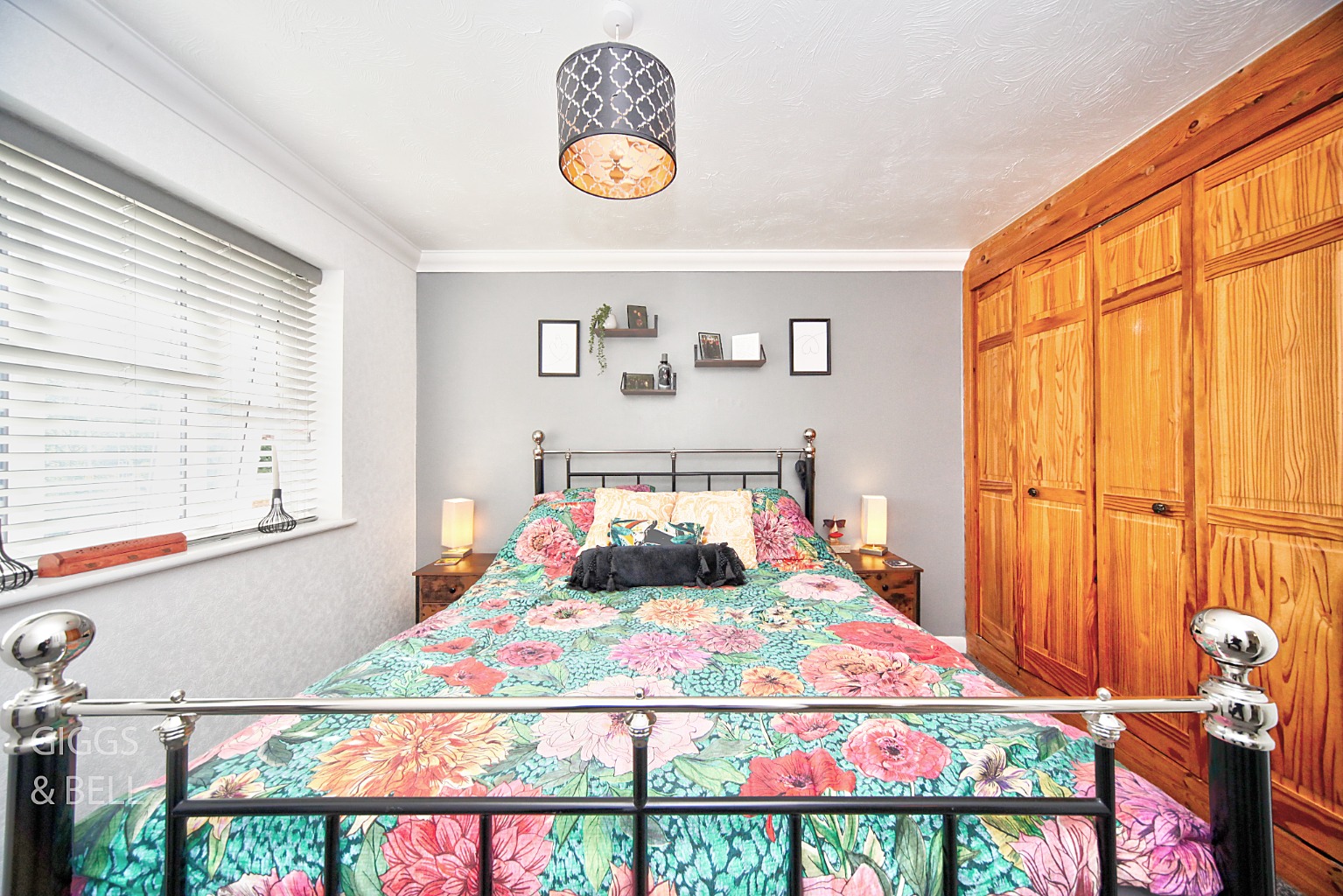 1 bed end of terrace house for sale in Spayne Close 8