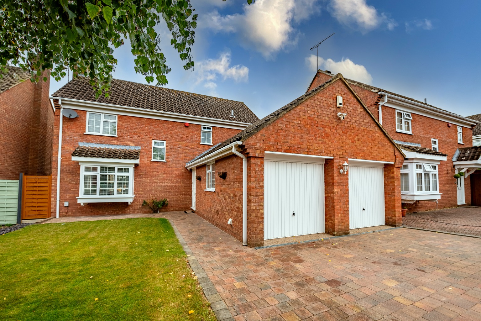 4 bed detached house for sale in Wiveton Close 0