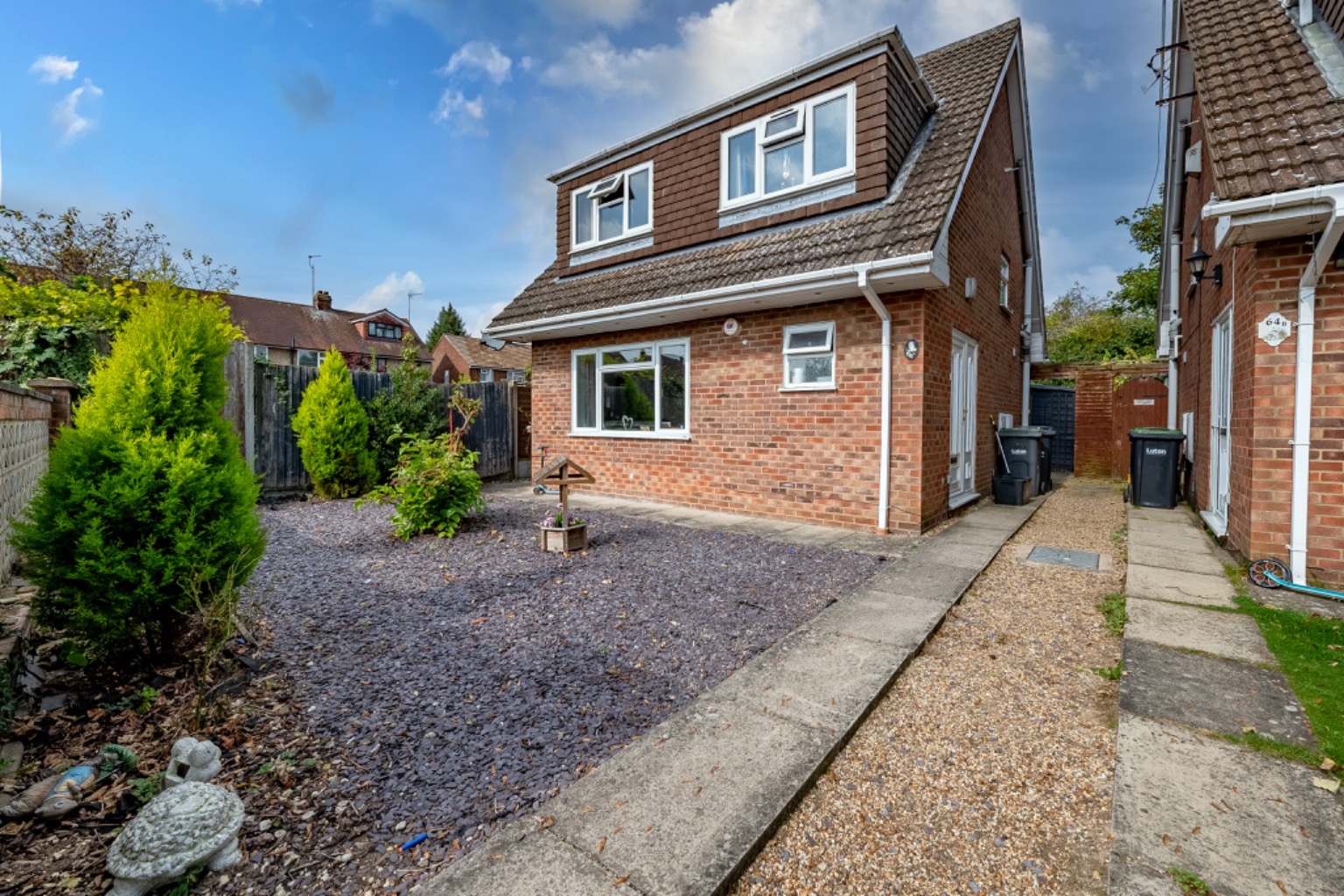 3 bed detached house for sale in Wordsworth Road, LU4 