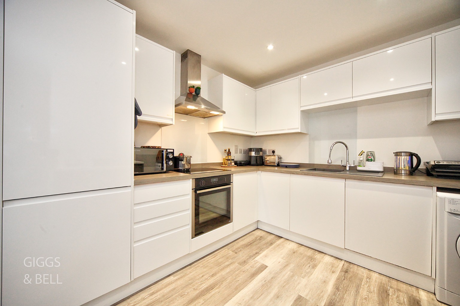 2 bed flat for sale, Luton  - Property Image 8