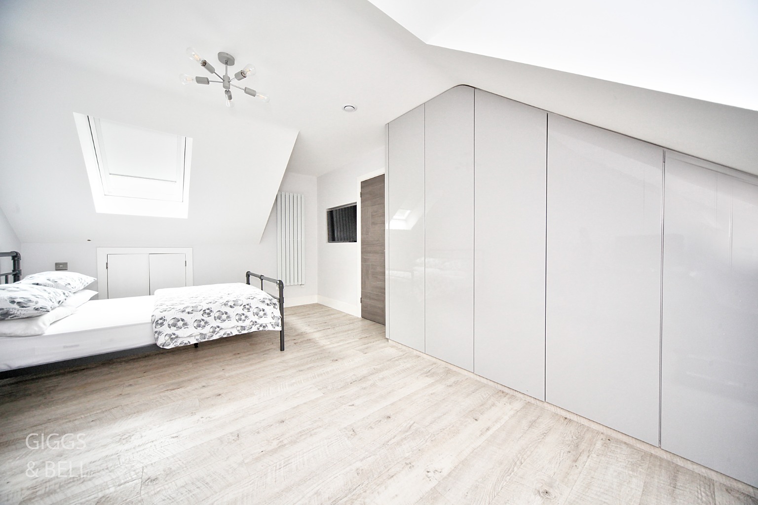 6 bed detached house for sale in Bedford Road, Bedford  - Property Image 25