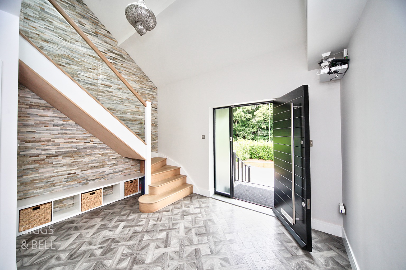6 bed detached house for sale in Bedford Road, Bedford  - Property Image 3