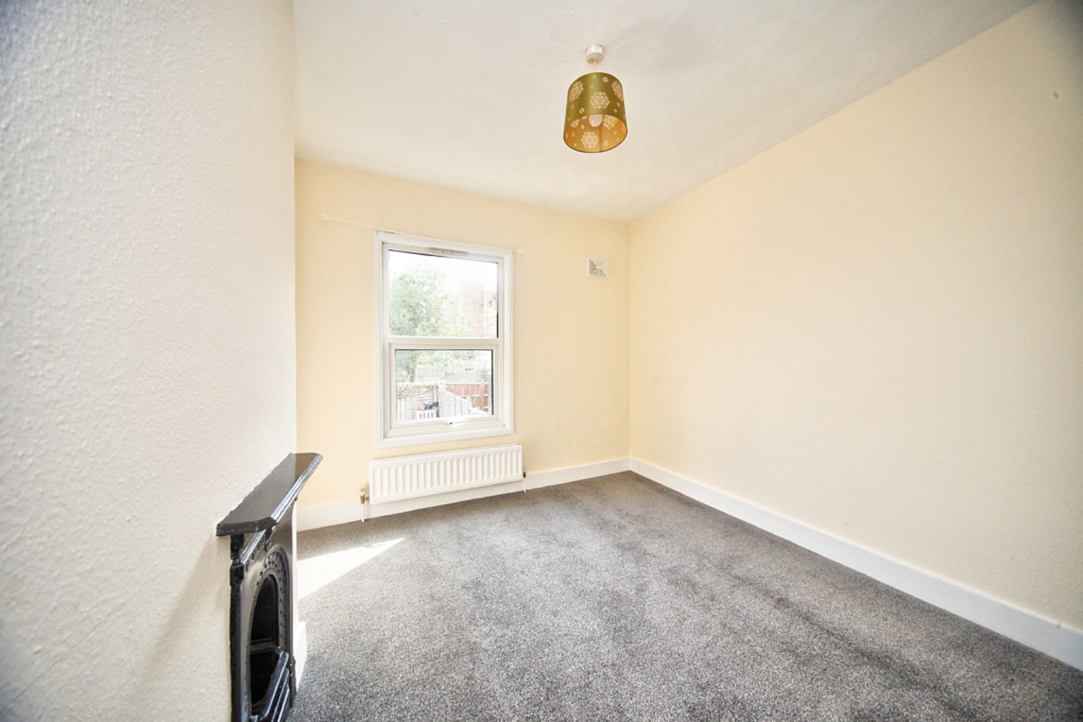 2 bed terraced house for sale in Tennyson Road, Luton 8