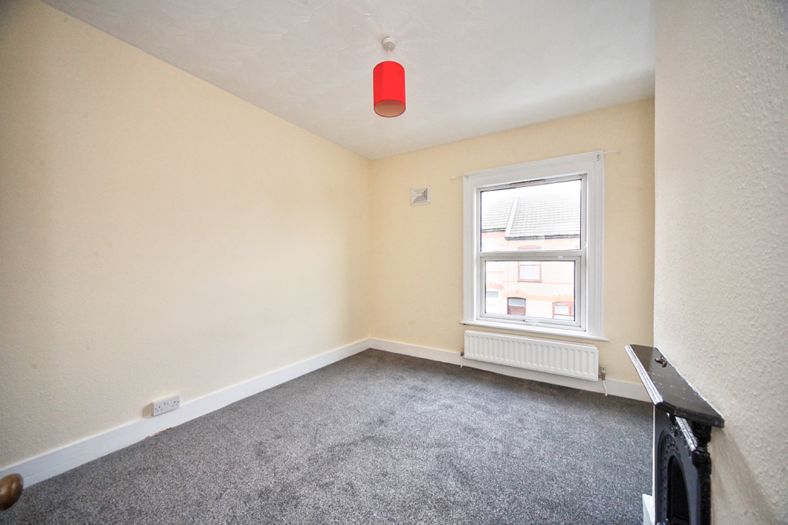 2 bed terraced house for sale in Tennyson Road, Luton 11