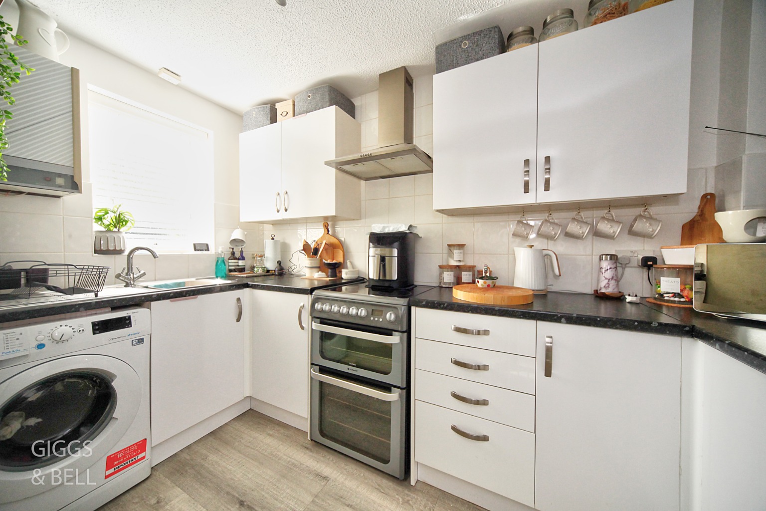 2 bed end of terrace house for sale in Oregon Way, Luton  - Property Image 5