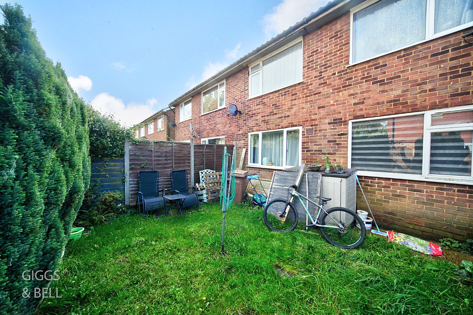 2 bed ground floor maisonette for sale in Birchen Grove, Bedfordshire 10