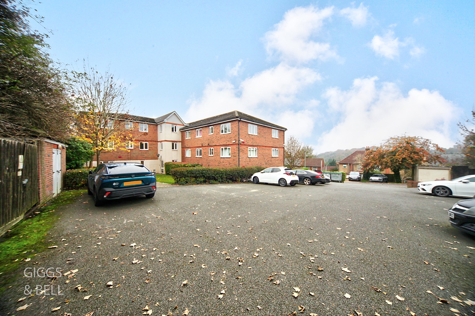 2 bed flat for sale in Treetop Close, Luton 1