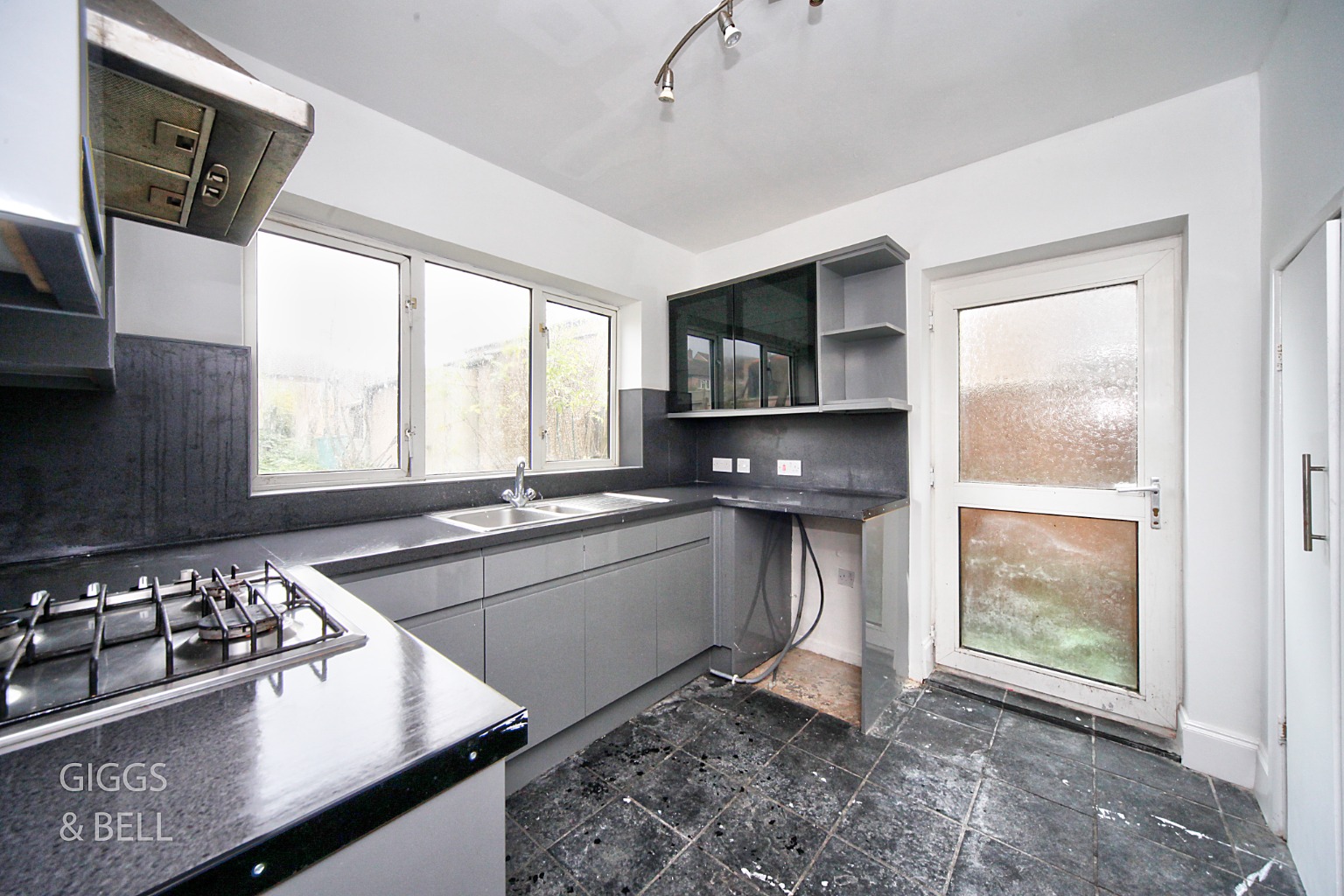 3 bed semi-detached house for sale in Baldock Close, Luton  - Property Image 7