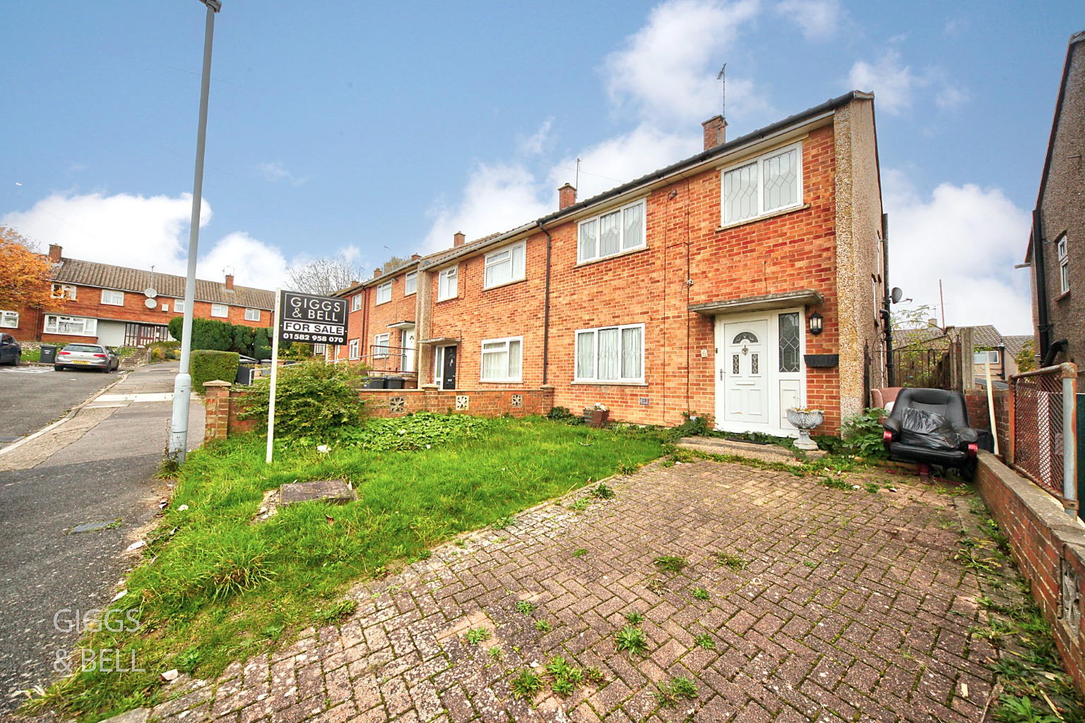 3 bed semi-detached house for sale in Baldock Close, Luton  - Property Image 2