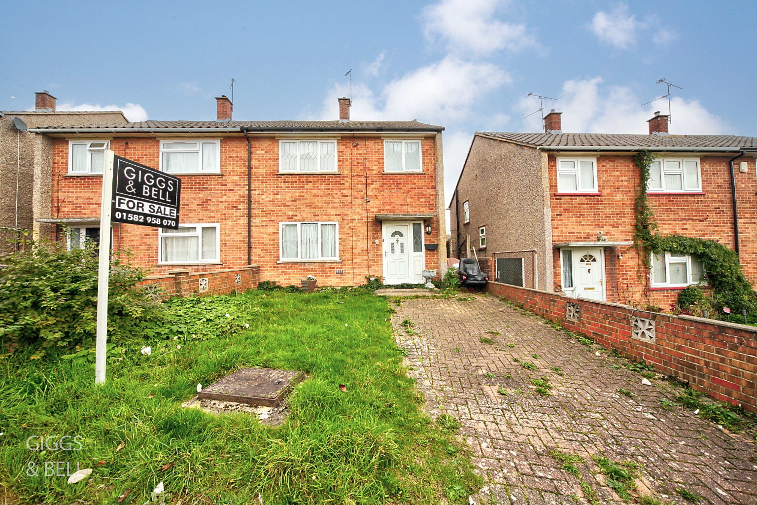 3 bed semi-detached house for sale in Baldock Close, Luton  - Property Image 1