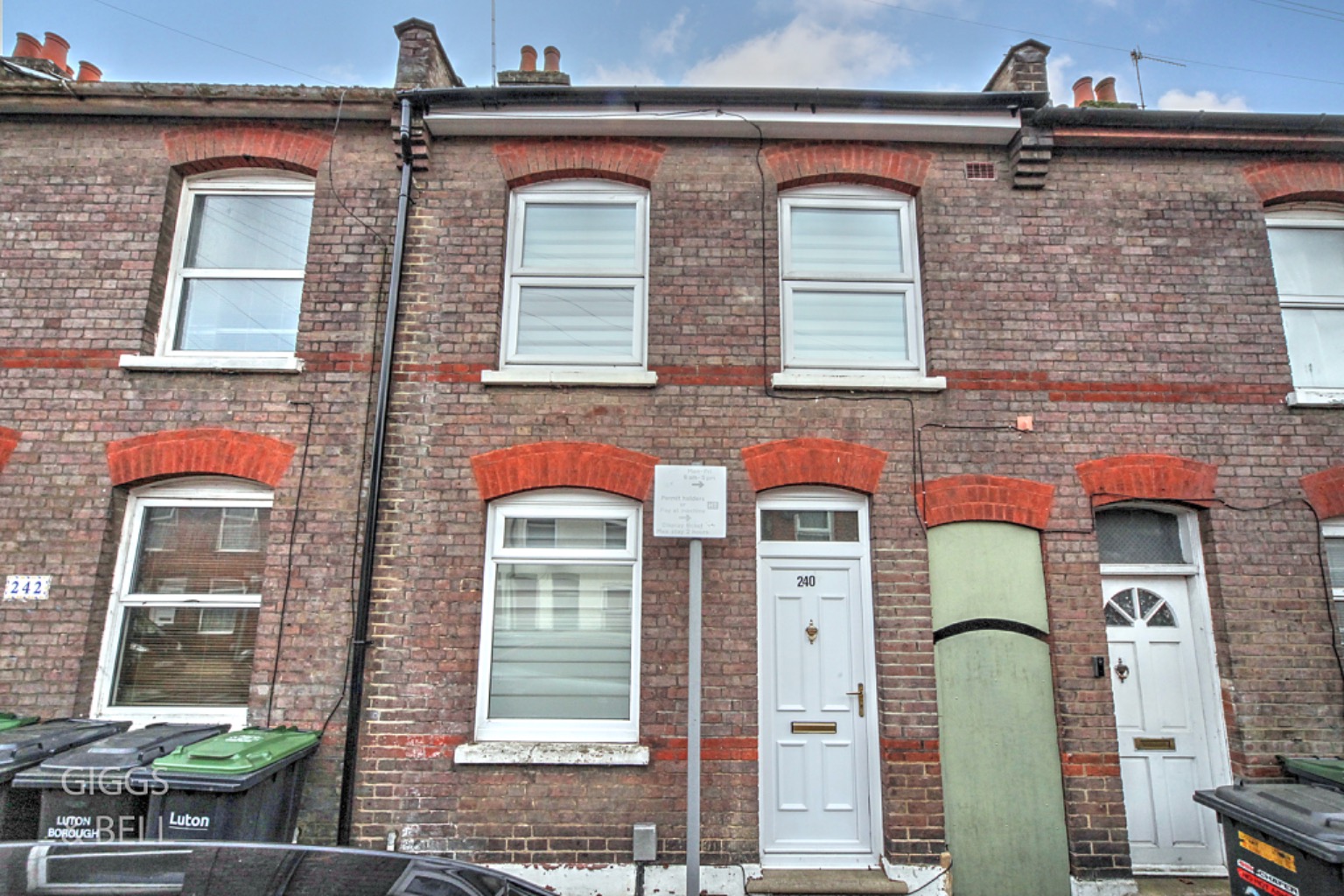 2 bed terraced house for sale in North Street, Luton, LU2 