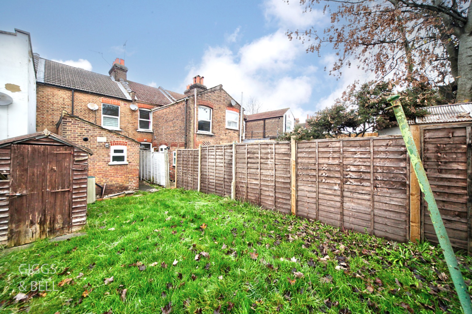 2 bed terraced house for sale in North Street, Luton 19