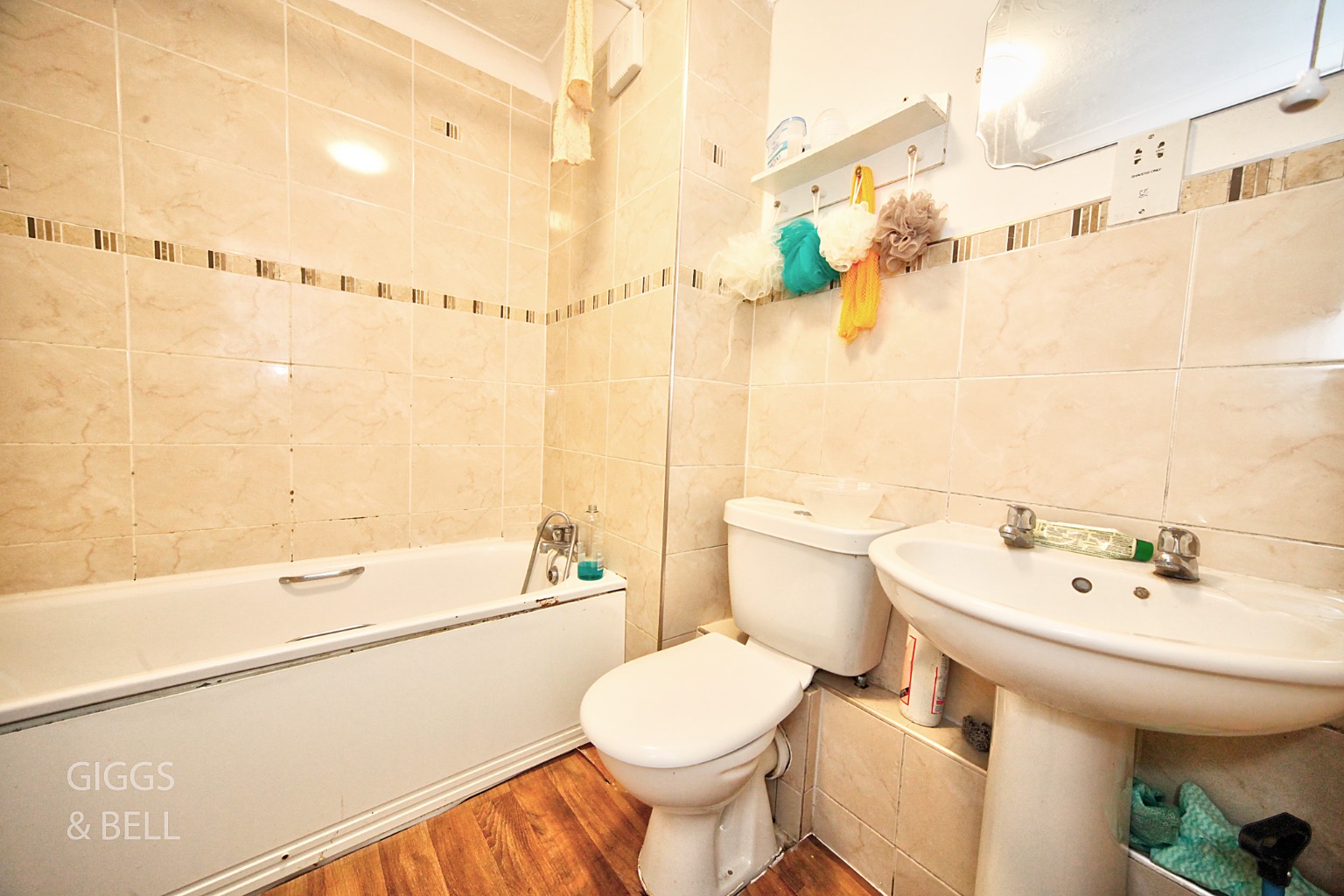 3 bed ground floor flat for sale, Luton 10