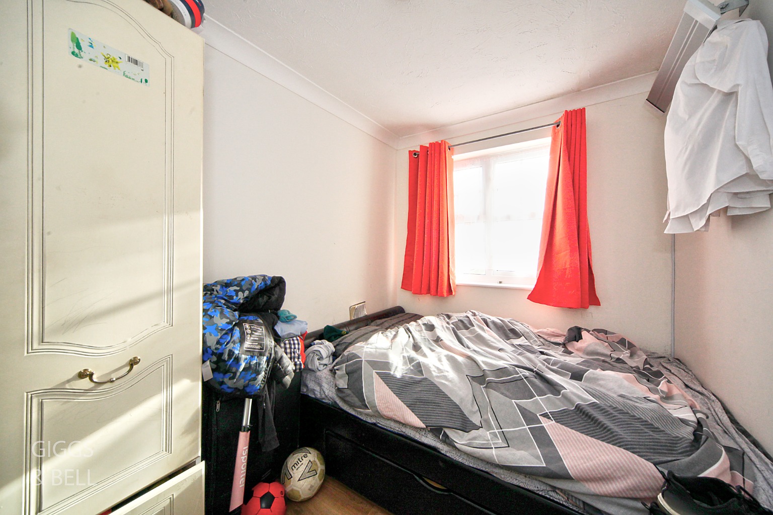 3 bed ground floor flat for sale, Luton 9