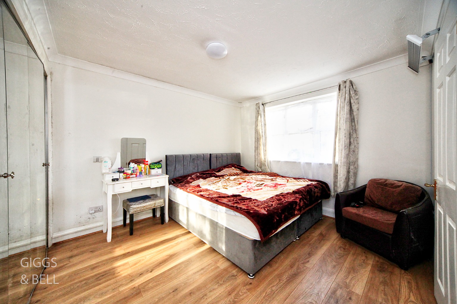 3 bed ground floor flat for sale, Luton 6