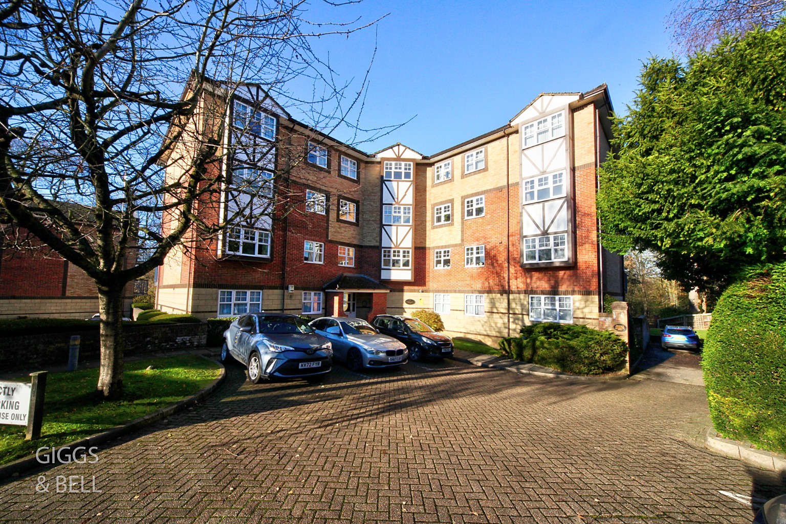 3 bed ground floor flat for sale, Luton 1