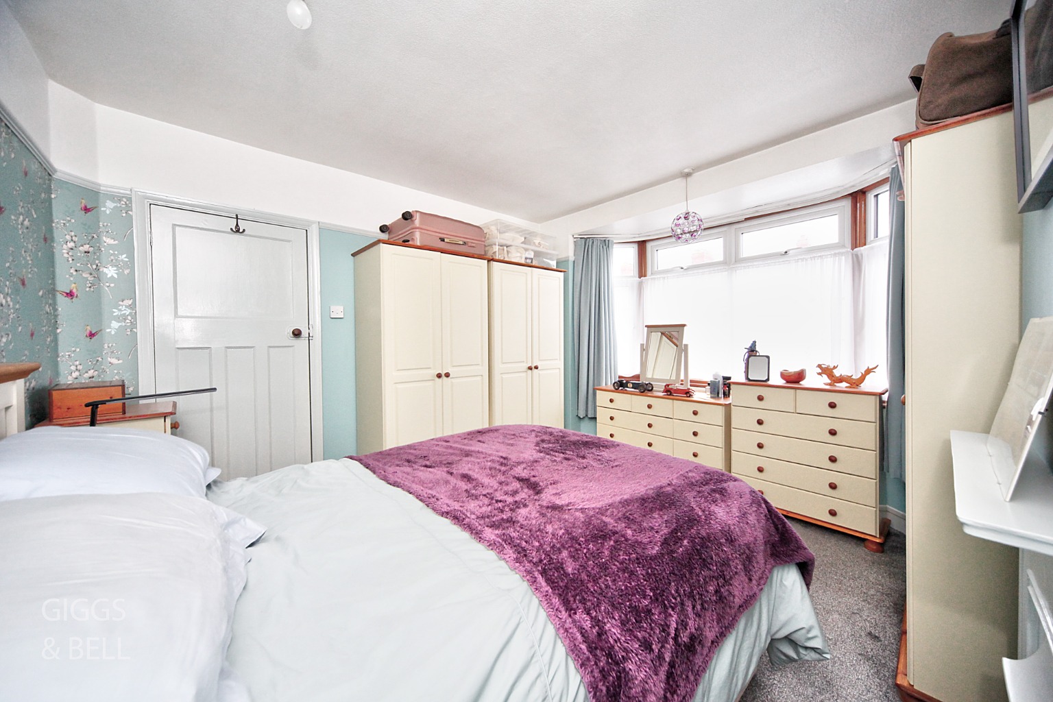 3 bed end of terrace house for sale in St Catherines Avenue, Luton 5