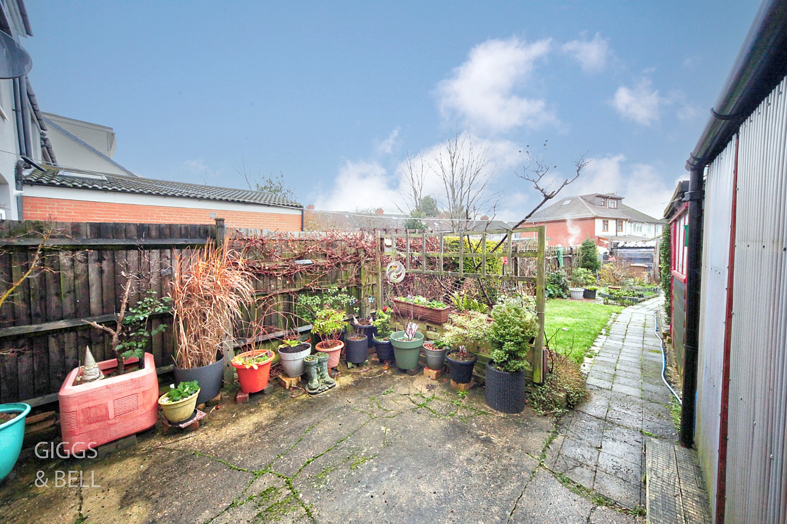 3 bed end of terrace house for sale in St Catherines Avenue, Luton 14