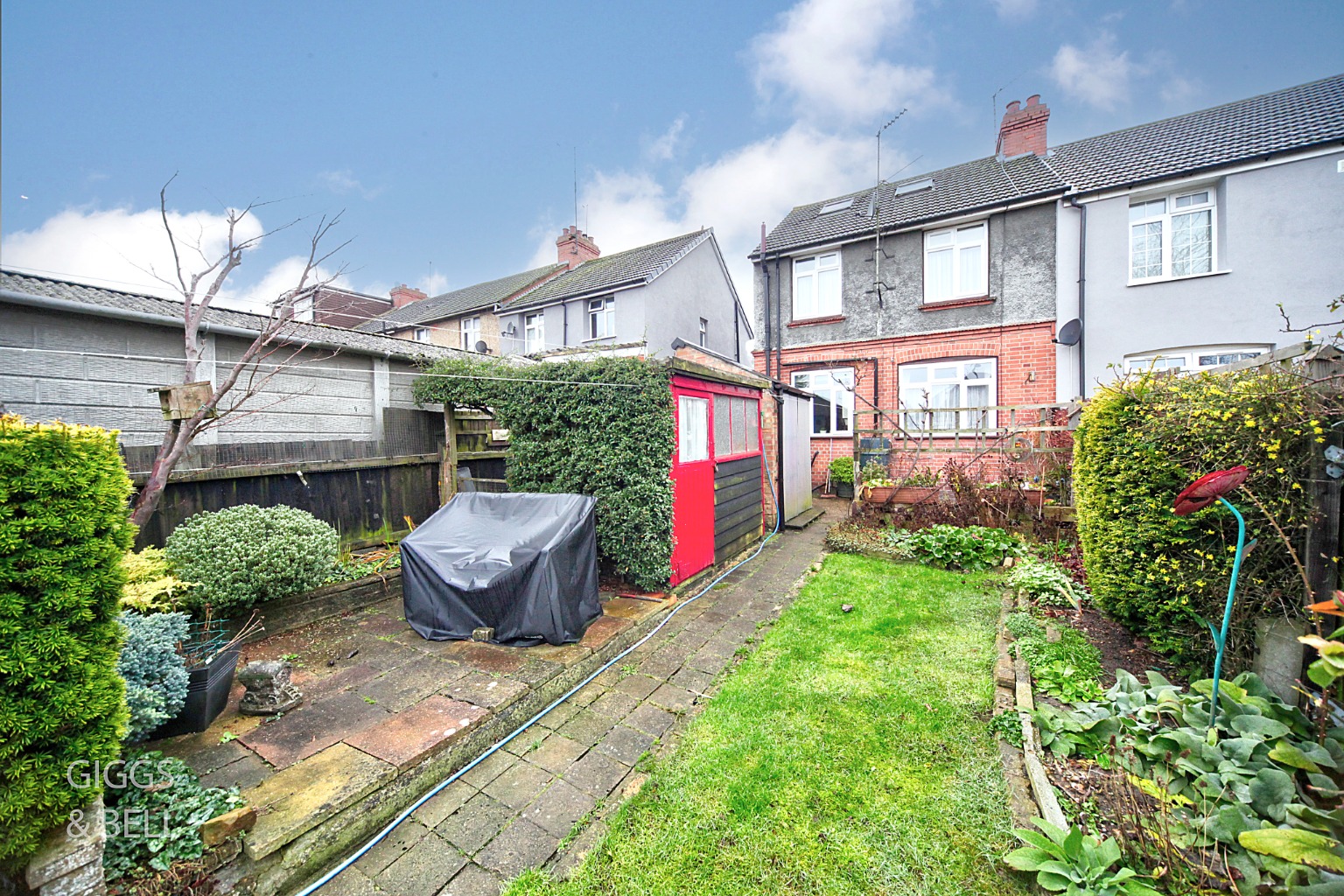 3 bed end of terrace house for sale in St Catherines Avenue, Luton 18