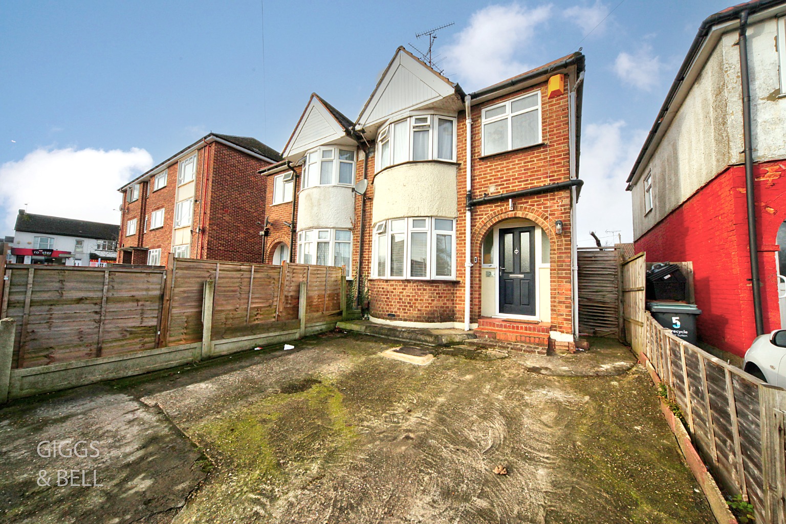 3 bed semi-detached house for sale in Willow Way, Luton  - Property Image 2