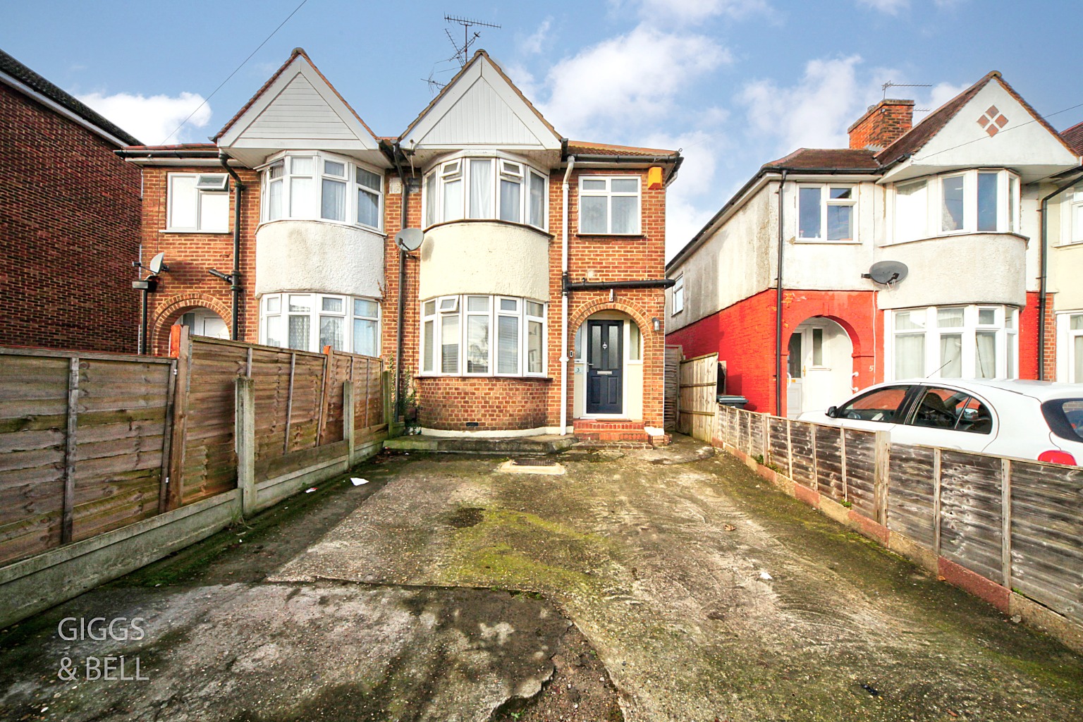 3 bed semi-detached house for sale in Willow Way, Luton, LU3 