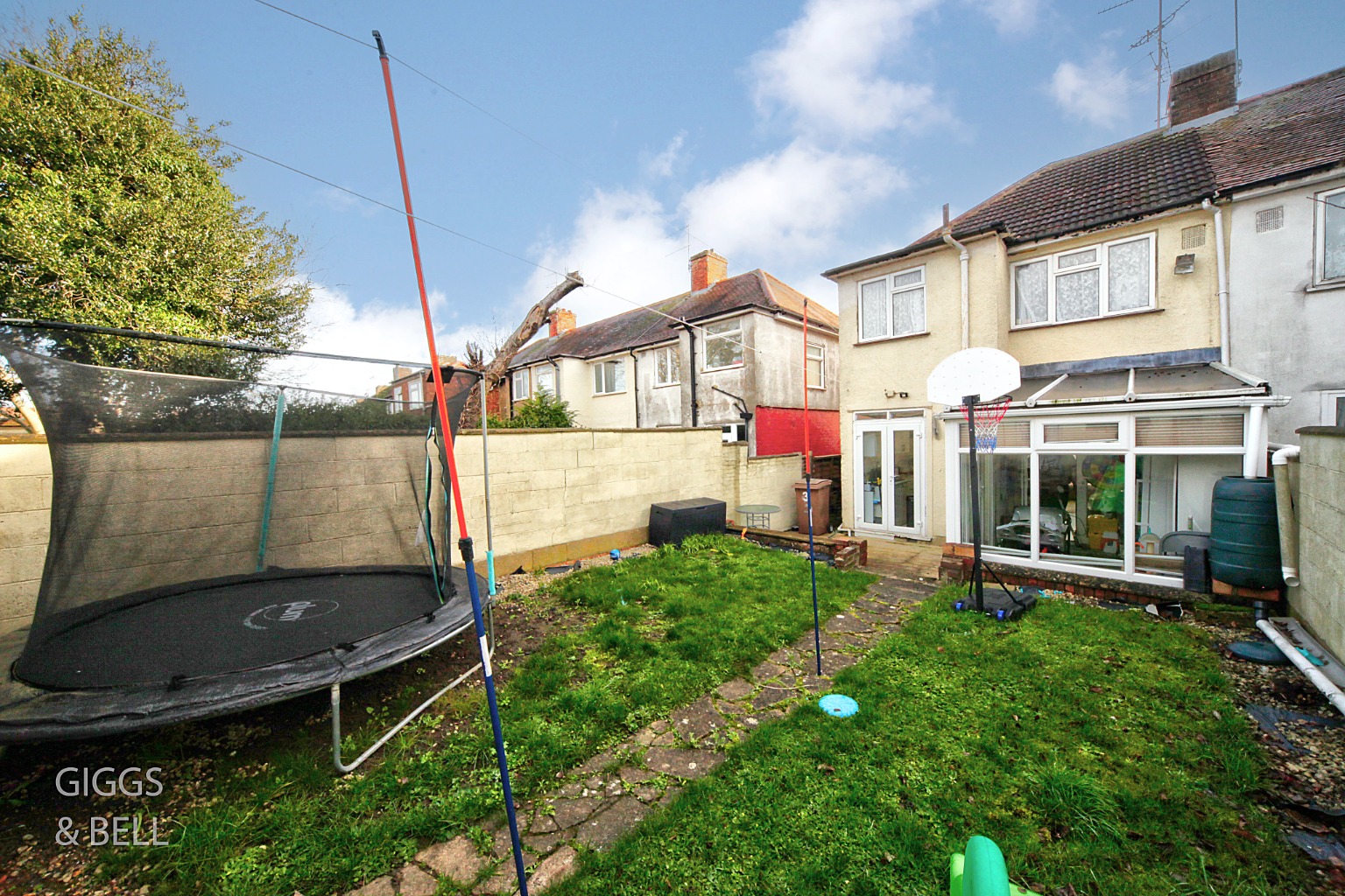 3 bed semi-detached house for sale in Willow Way, Luton  - Property Image 20